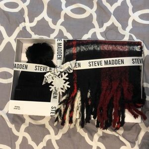 Steve Madden Beanie & Scarf boxed set 🎁 🎁 🎁
